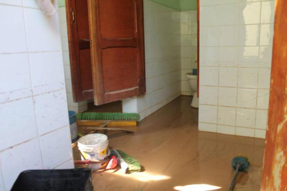 Mobiliario escolar de Izcuchaca fue devastado (FOTOS)