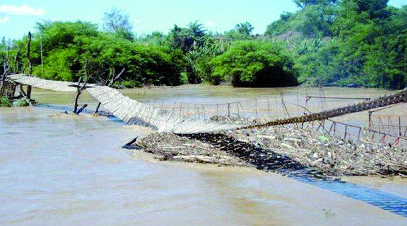 Lambayeque: Reinstalan puente colgante en Zaña
