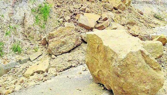 Piura: Deslizamiento de rocas en cerro Nariz del Diablo