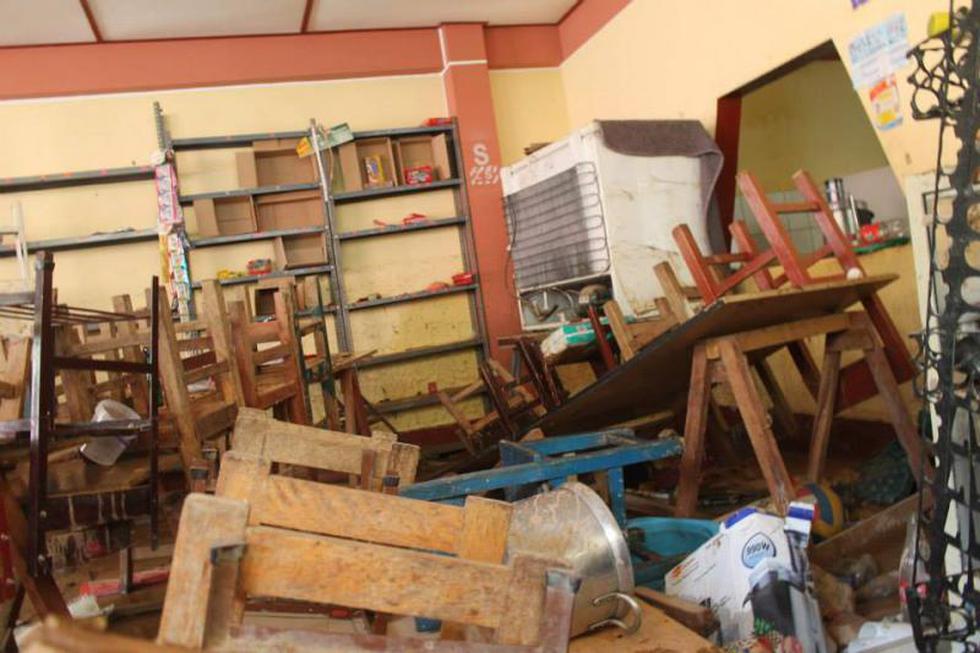 Mobiliario escolar de Izcuchaca fue devastado (FOTOS)