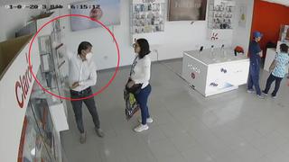 Cámaras captan a sujetos robando celulares en tienda de Chimbote (VIDEO)