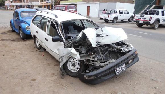 ​Tres heridos deja choque de autos en el Cercado de Lima