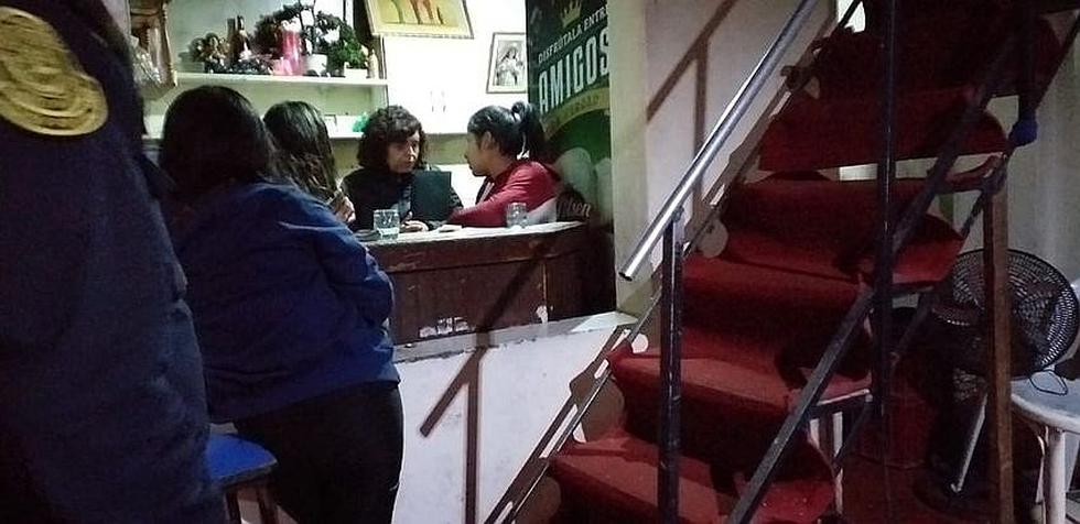 Encuentran a dos menores de edad trabajando en local nocturno(FOTOS)