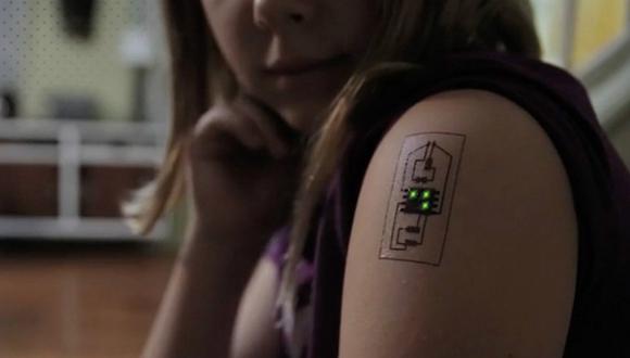 Inventan un tatuaje electrónico que mide el ritmo cardíaco y la temperatura