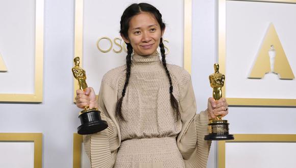 Cuidadanos chinos celebran la victoria de Chloé Zhao en los Oscar 2021. (Foto: AFP)