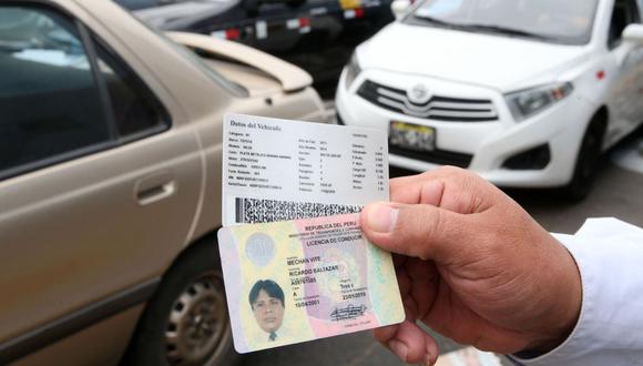 Según el Ministerio De Transporte y Comunicaciones (MTC), la obtención de la licencia por canje no solo permitirá al titular manejar su vehículo privado, sino también hacer servicios de taxi (Foto: Andina)