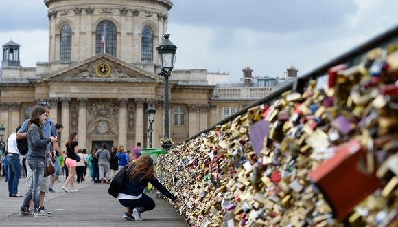 ​París retira de forma definitiva los "candados del amor" del Pont des Arts