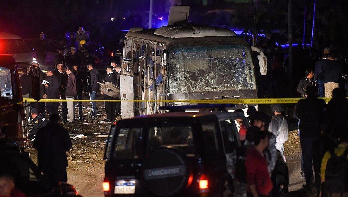 Egipto: 17 heridos deja una explosión de un autobús turístico cerca a las pirámides de Guiza