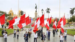 Gobernador encabezó “banderazo” y pidió la presencia de Martos y Mazzetti en La Libertad