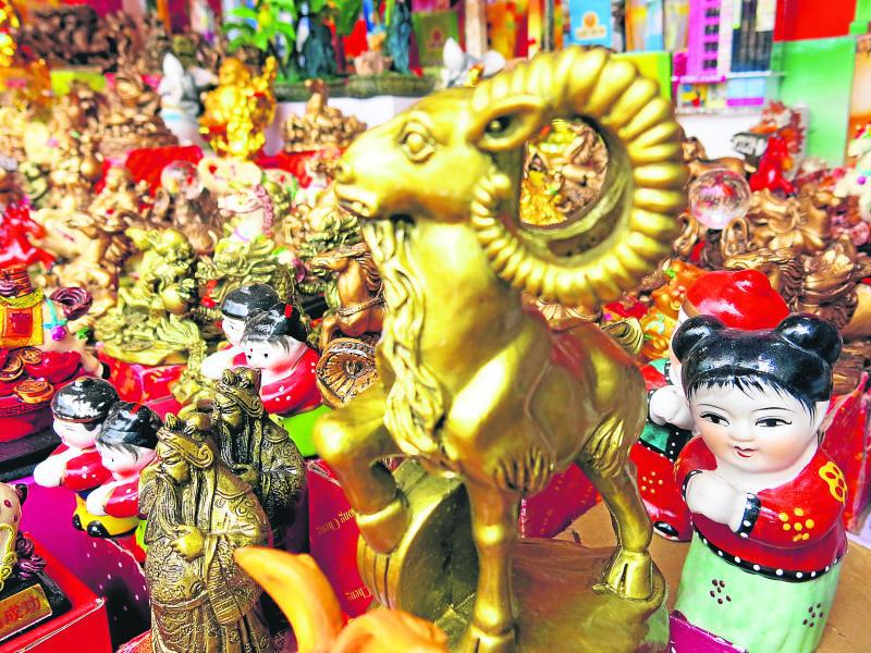 Esotería, brebajes y pastillas en feria 