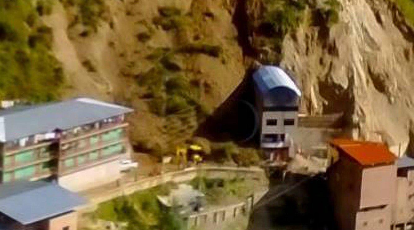 La Libertad: Deslizamiento de tierra y piedras causa pánico entre pobladores de Retamas 