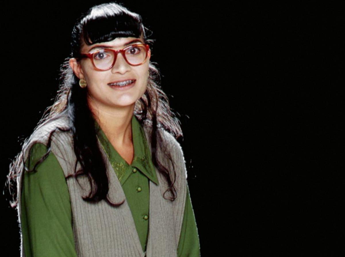 "Betty, la fea" se desnuda para Soho (VIDEO)