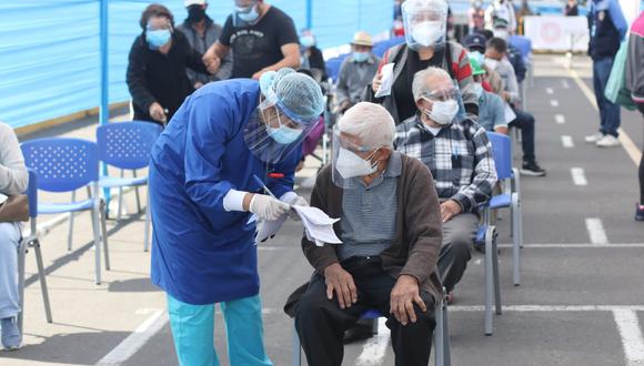 Empezarán a vacunar en el distrito de Yanahuara a mayores de 60 años| Foto: Eduardo Barreda