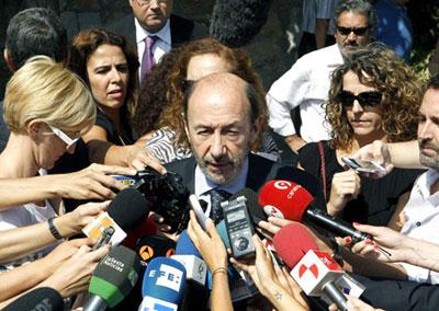 Afirman que "están dando una patada al euro en el culo de España e Italia"