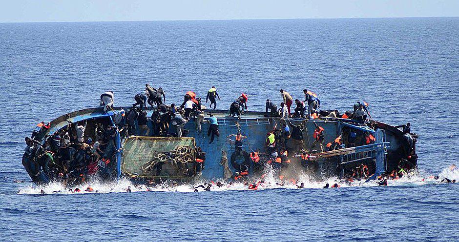 Grecia: Naufraga barco con al menos 700 personas a bordo