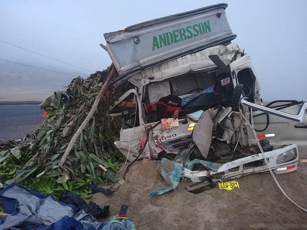 Venezolano muere en un choque entre camión y furgón en Casma