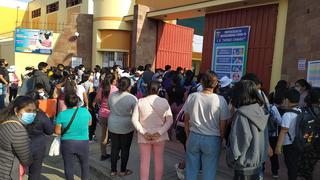 Con aglomeraciones se inicio año escolar en colegios públicos de Tacna