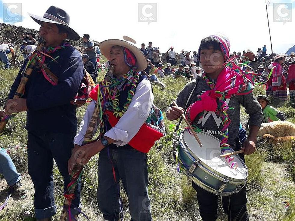 La osadía de los varones en el juego del carnaval (FOTOS y VIDEO)