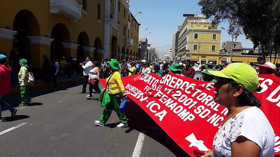 Obreros municipales protestan por aumento salarial