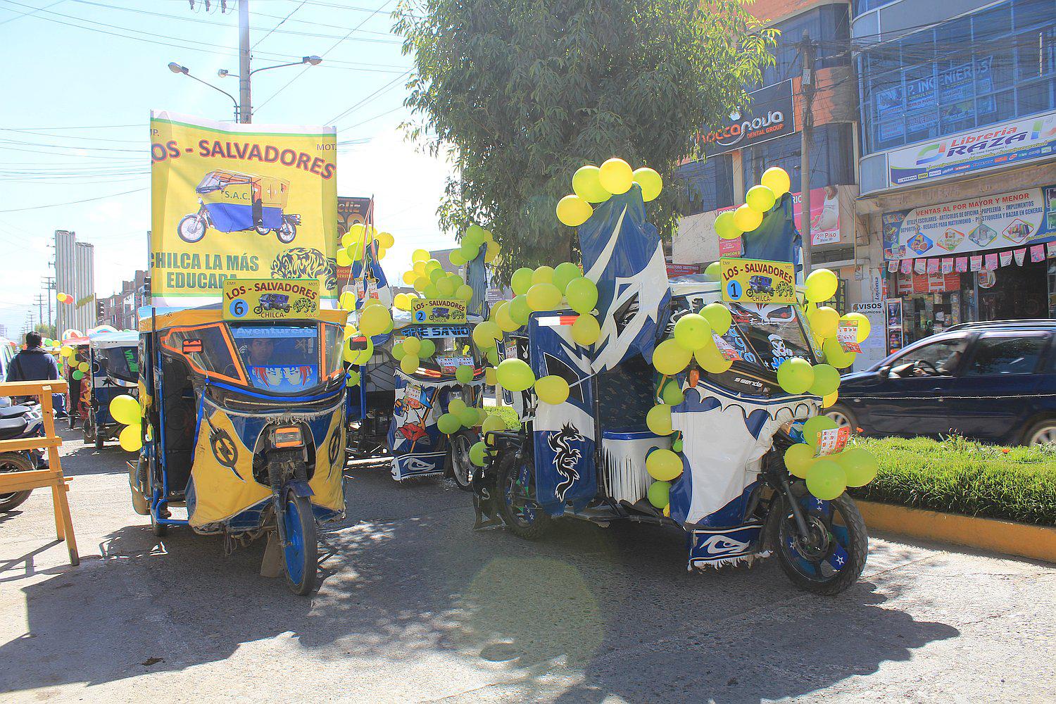 Huancayo: mototaxistas celebran su día llevando gratis a pasajeros 