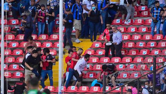 FIFA publica comunicado con relación a la violencia en el partido entre Querétaro y Atlas. (Foto: EFE)