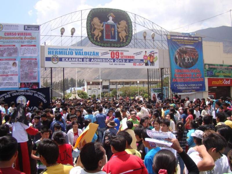 Movadef deja volantes en Universidad Hermilio Valdizán