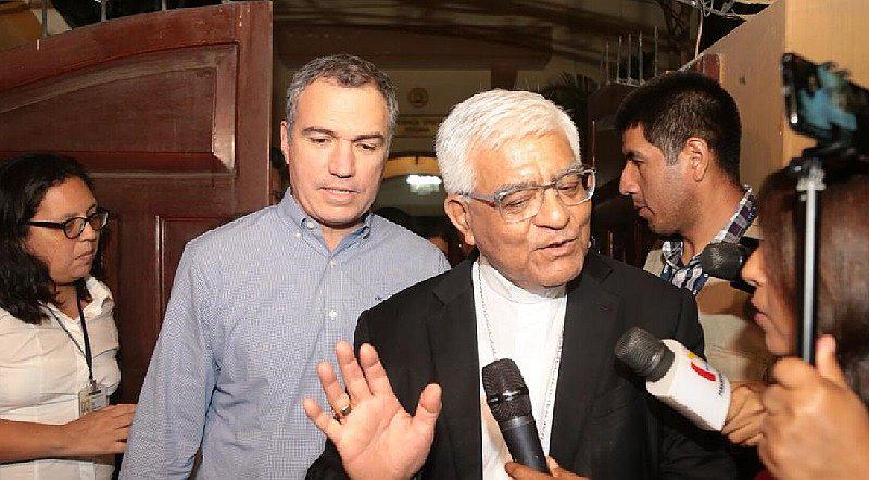 Salvador del Solar pide desbloqueo de vía a minera Las Bambas para inicio de reunión oficial