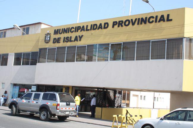 Contraloría interviene 4 municipios de Islay por presunta malversación de recursos