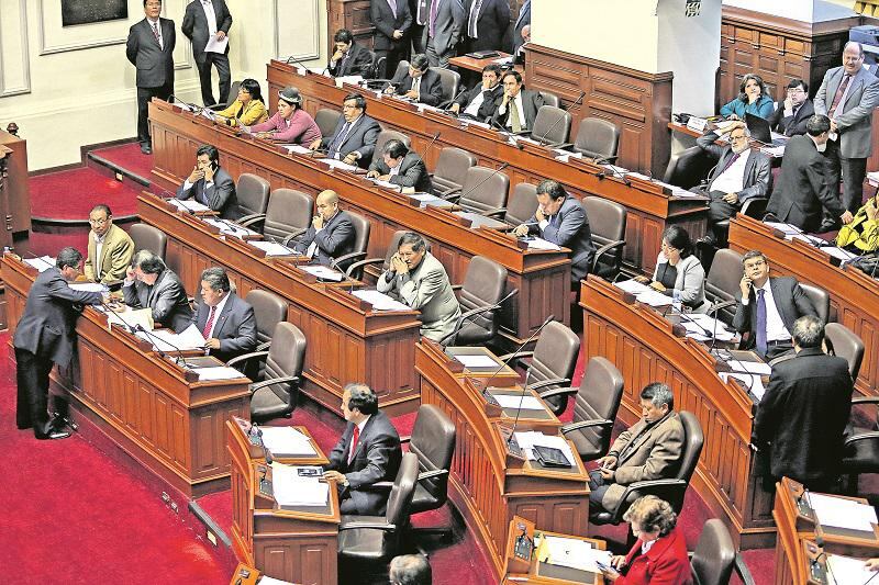 Nacionalismo en riesgo de perder una comisión si uno más renuncia a la bancada