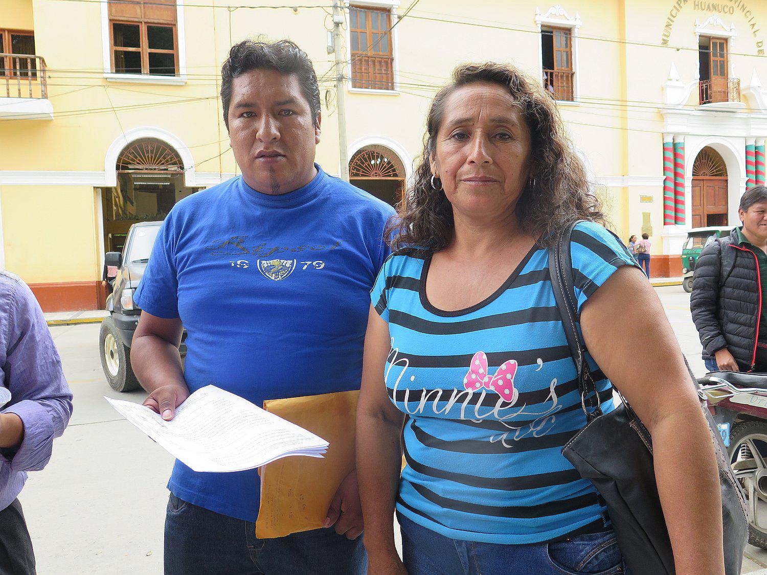 Regidor denuncia a alcalde de Pillco Marca por regalar juguetes navideños a colegio de propiedad de su hijo