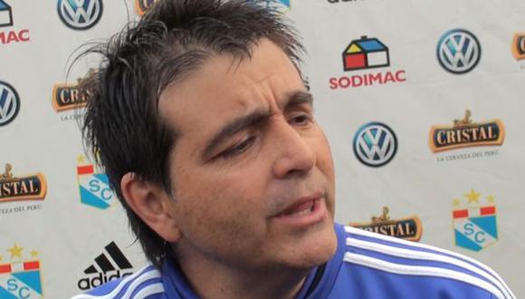 Técnico de Sporting Cristal, Claudio Vivas, discute con periodista (Video)