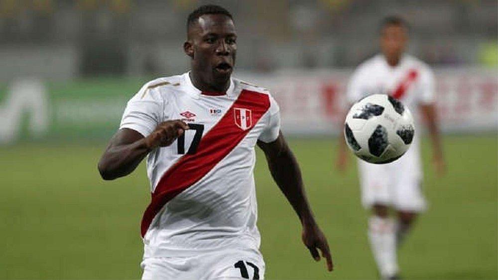 Periodista chileno critica a futbolista que retó a Luis Advíncula en velocidad (VIDEO)