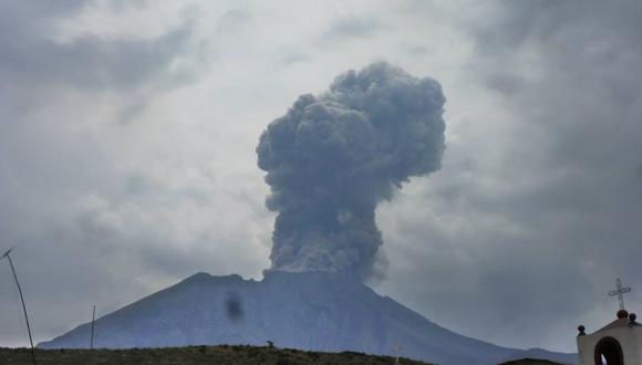 IGP registra segunda explosión del día en el Ubinas