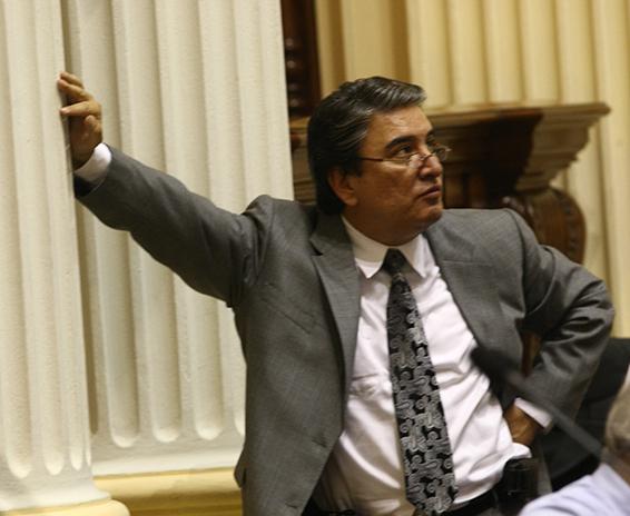 Rolando Sousa renuncia de manera irrevocable al Tribunal Constitucional