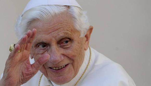 Benedicto XVI visita de incógnito a su hermano hospitalizado