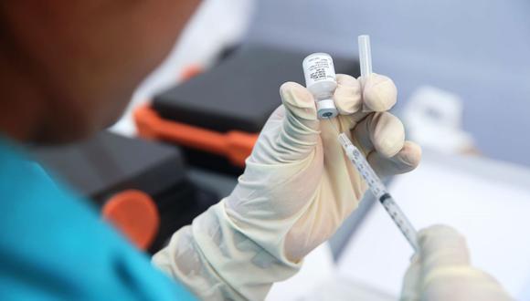 El Ministerio de Salud ha programado tres jornadas del Vacunatón en 22 centros de vacunación. Este fin de semana será la tercera y será para los mayores de 40 años. (Foto: Andina)