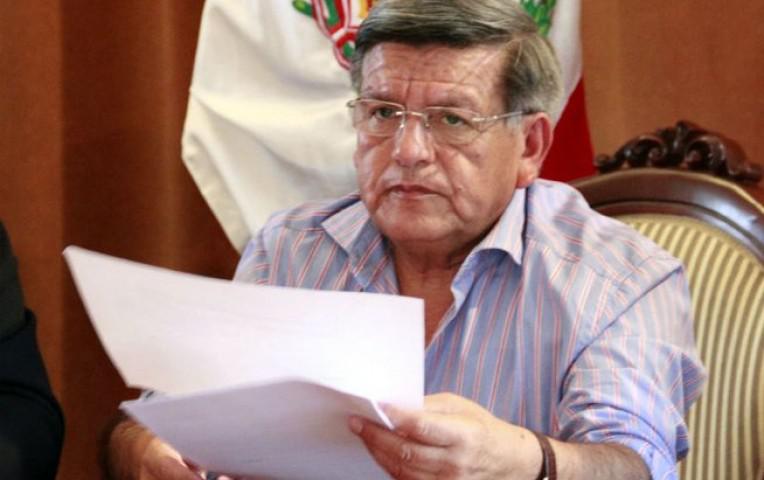 César Acuña: Periodista se gana aplausos tras dura pregunta a candidato de APP (VIDEO)