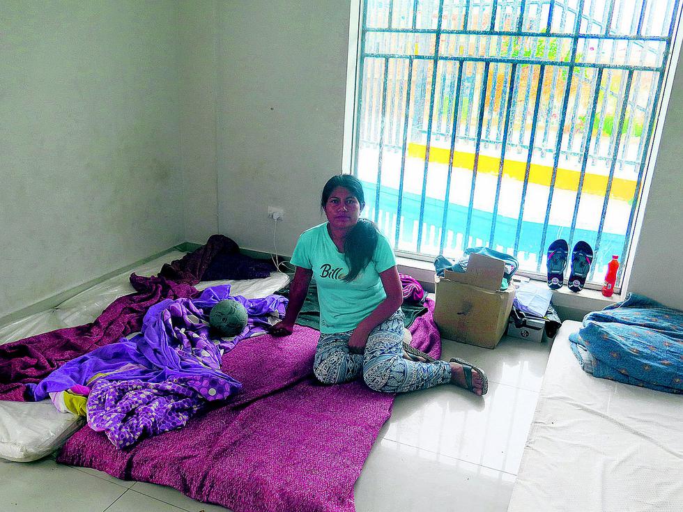 Familias aun viven en polideportivo El Porvenir, después de un año de los huaicos (VIDEO)