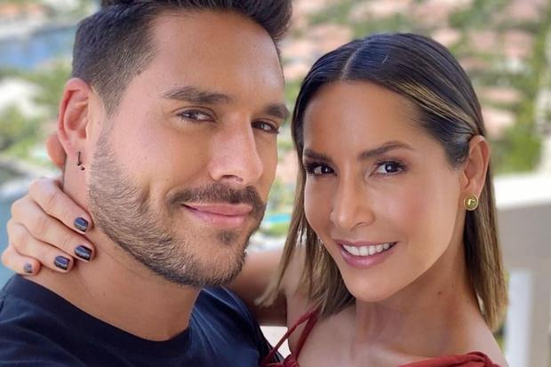 Carmen Villalobos and the Colombian actor also married in 2019 (Photo: Sebastián Caicedo / Instagram)