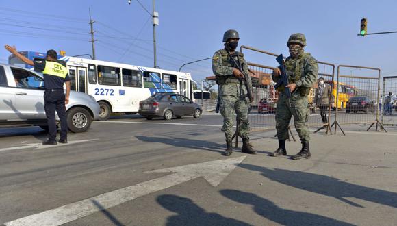 La policía tomó el control de la prisión Guayas 1 n Guayaquil (Ecuador). Esto tras un motín que habría dejado más de cien muertos. (Foto: Fernando Mendez / AFP)