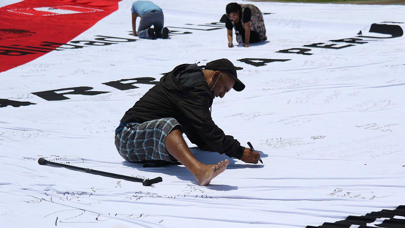 INEN: Pacientes escribieron dedicatoria al seleccionado que viajará a Rusia