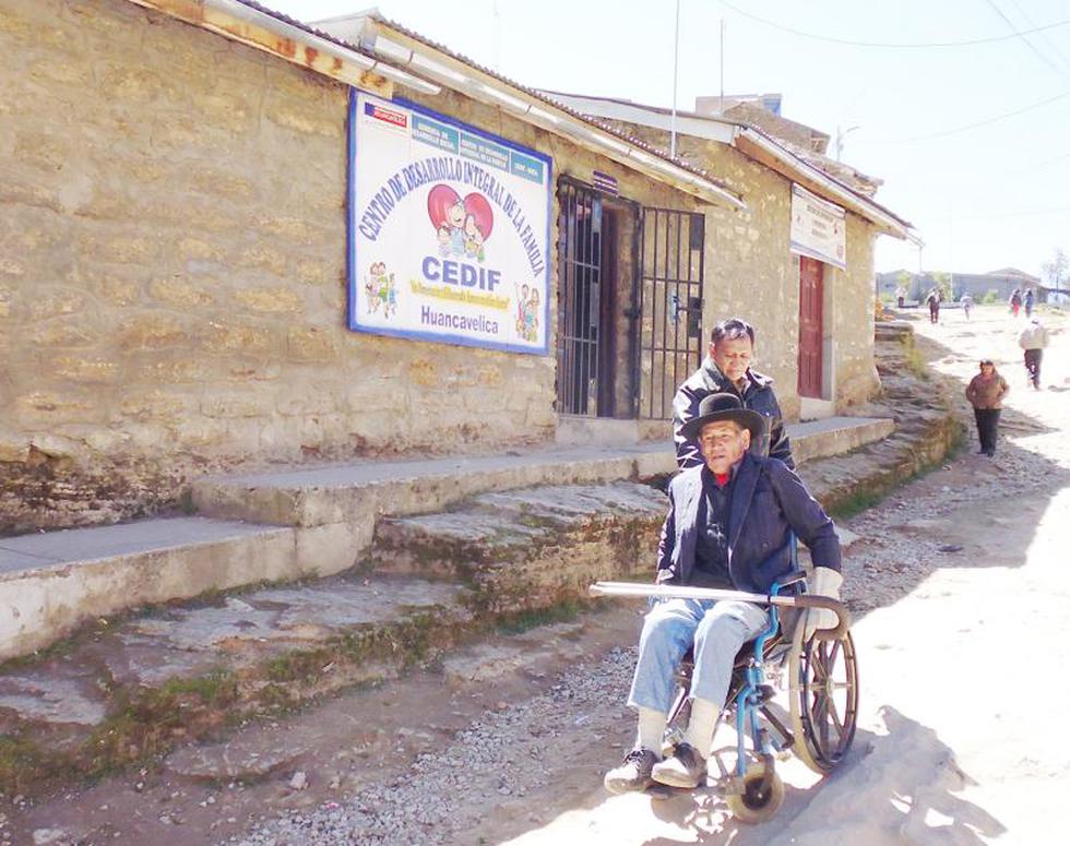 Instituciones no cumplen con rampas para discapacitados