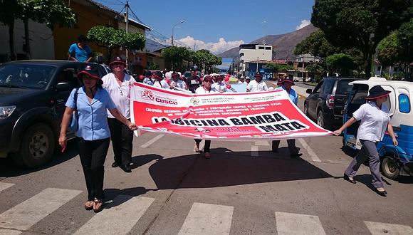 Marchan contra la venta de medicamentos 'Bamba' en Quillabamba