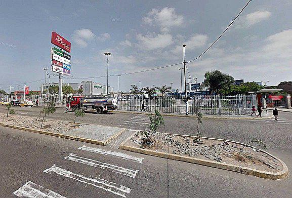 "Marcas" roban S/40 mil a una mujer minutos después de retirar el dinero del banco 