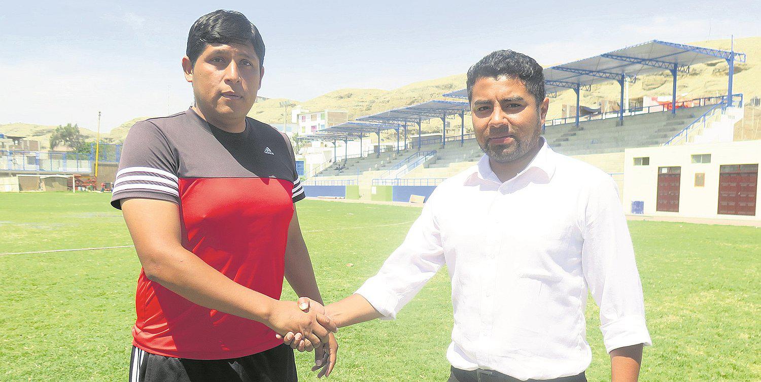 James Llaro es presentado como DT de Florentina (VIDEO) 