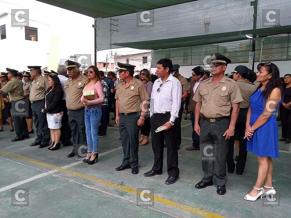 Colocan insignias a 417 efectivos policiales por ascenso en la región Arequipa (FOTOS)