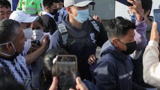 Así recibieron los hinchas del Alianza Lima al equipo blanquiazul a su llegada a Huancayo (GALERÍA)