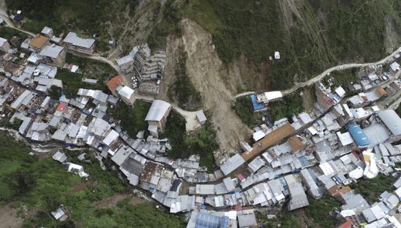 Región busca llevar a mujeres y niños a zona conocida como Alto Charaipita, ante alerta de nuevos derrumbes.