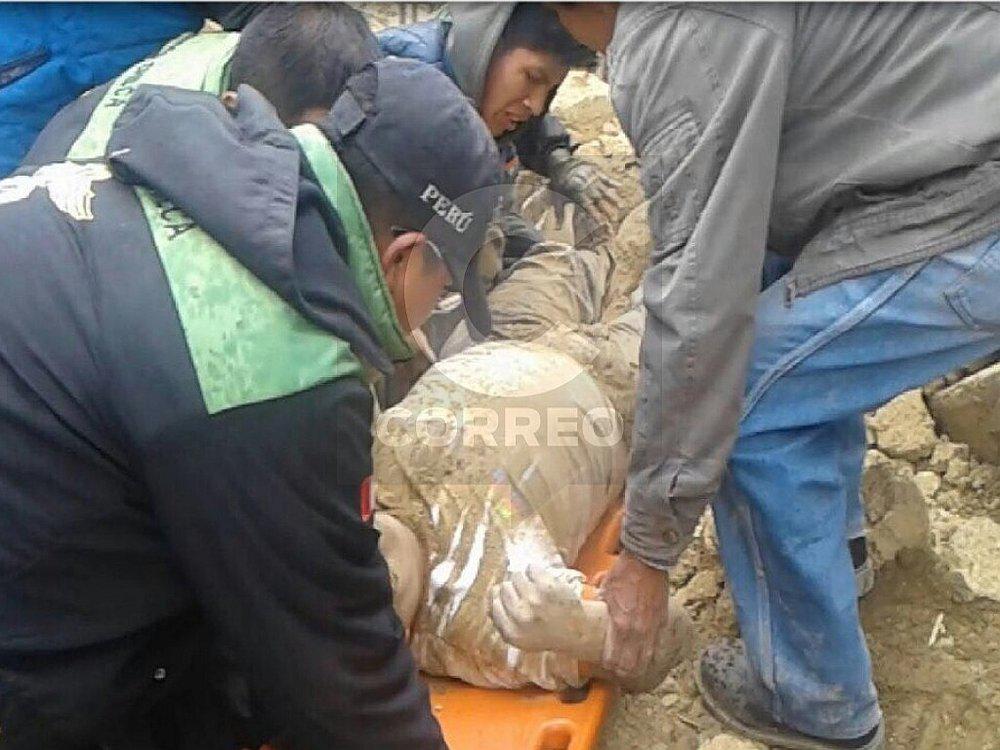 Obrero permaneció 20 minutos sepultado por escombros y salva milagrosamente (VIDEO y FOTOS)