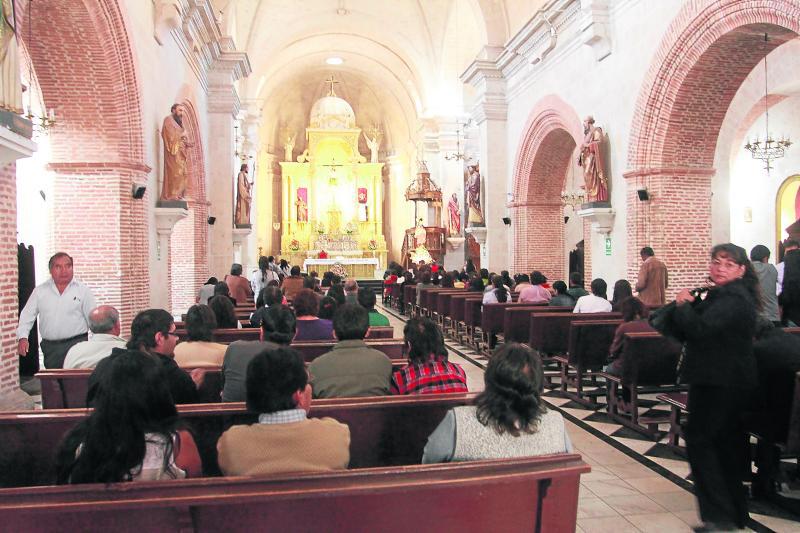 Realizan misa por heridos de explosión